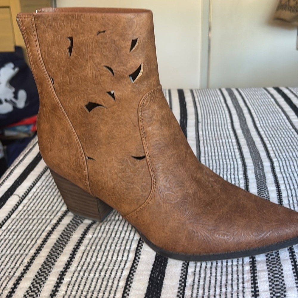 Coconut by Matisse bootie